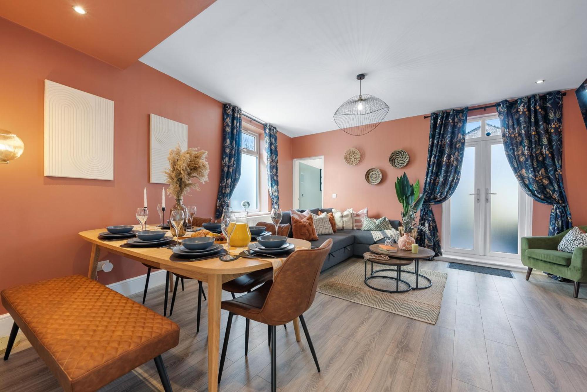 4-Bedroom Stunning Luxe, Spacious & Stylish Design House Bolton, Sleeps 11, With Parking Central Bolton, Links To Manchester, Pet-Friendly, Best For Groups! Work Contractors And Summer Special Offer! - By Blue Puffin Stays Farnworth Exterior foto